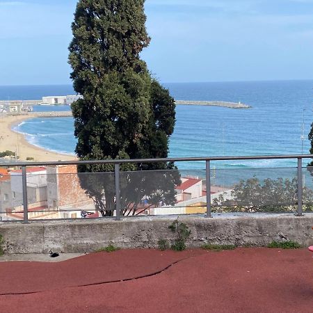 3 Bdrm Apart Near The Sea! Great For Kids! Arenys de Mar Luaran gambar