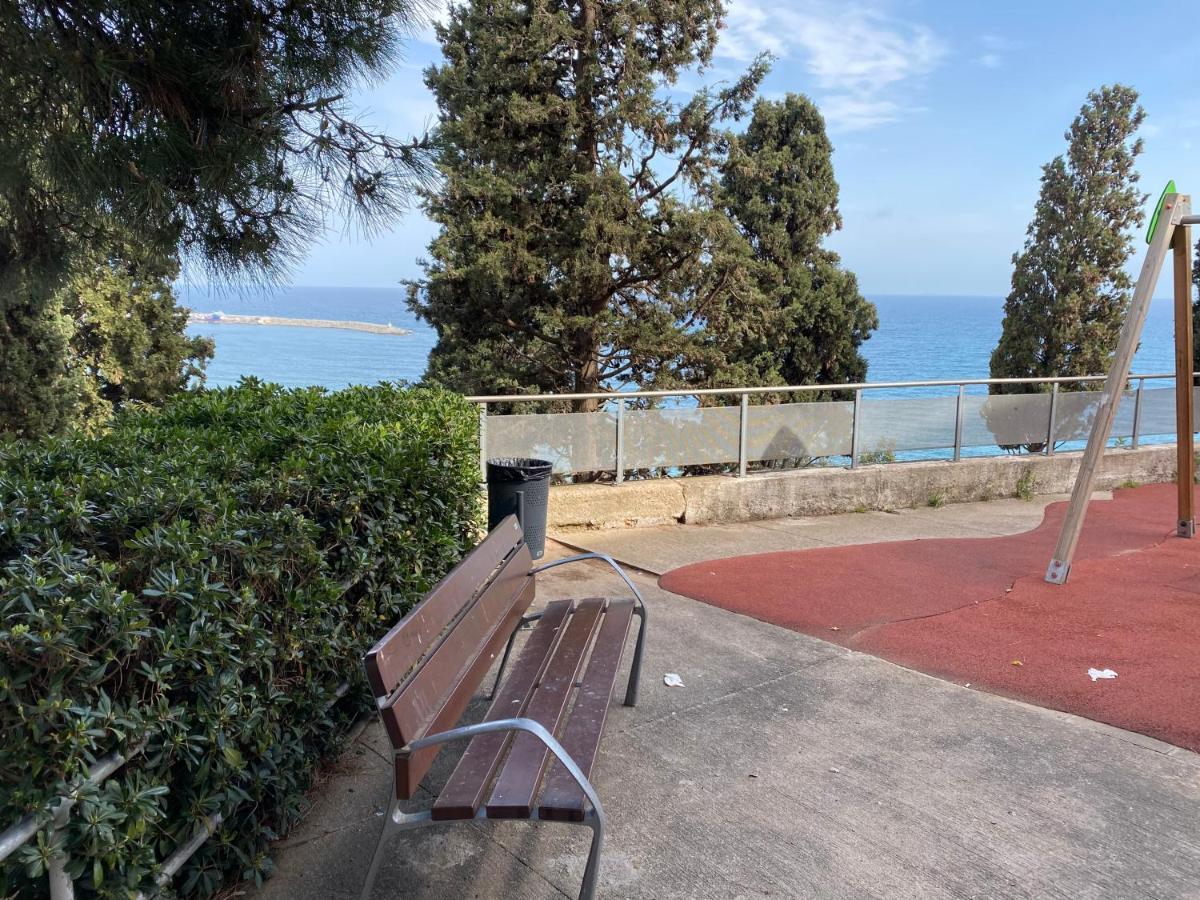 3 Bdrm Apart Near The Sea! Great For Kids! Arenys de Mar Luaran gambar