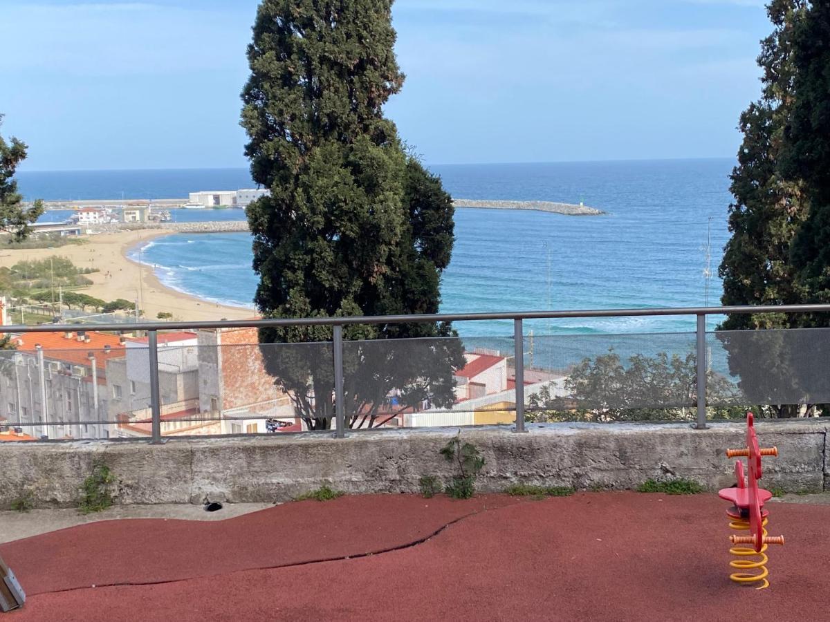 3 Bdrm Apart Near The Sea! Great For Kids! Arenys de Mar Luaran gambar